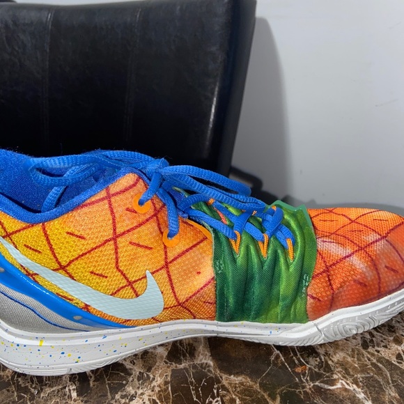 Kyrie 5’s GS (pineapple house) spongebob edition - Picture 4 of 6